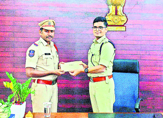 అంకితభావంతో పనిచేస్తేనే గుర్తింపు1