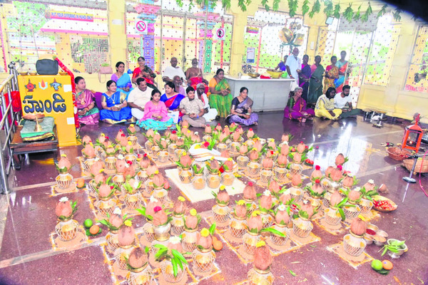 జడ్జిని కలిసిన కలెక్టర్
2