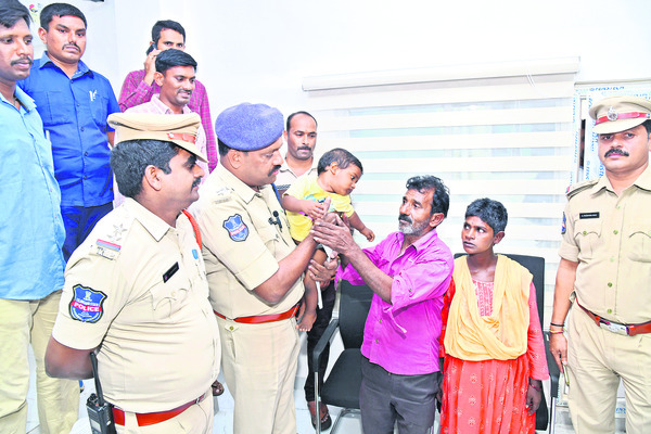 బాలుడి ఆచూకీ లభ్యం1
