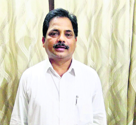 ఇసుక ట్రాక్టర్ల పట్టివేత 2