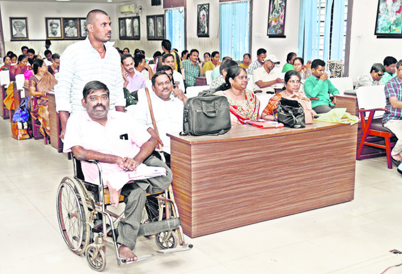 ఉపాధ్యాయుల సహనానికి పరీక్ష 1