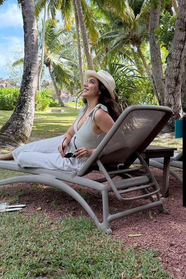 Actress Ritu Varma enjoying maldives vacation Photos6