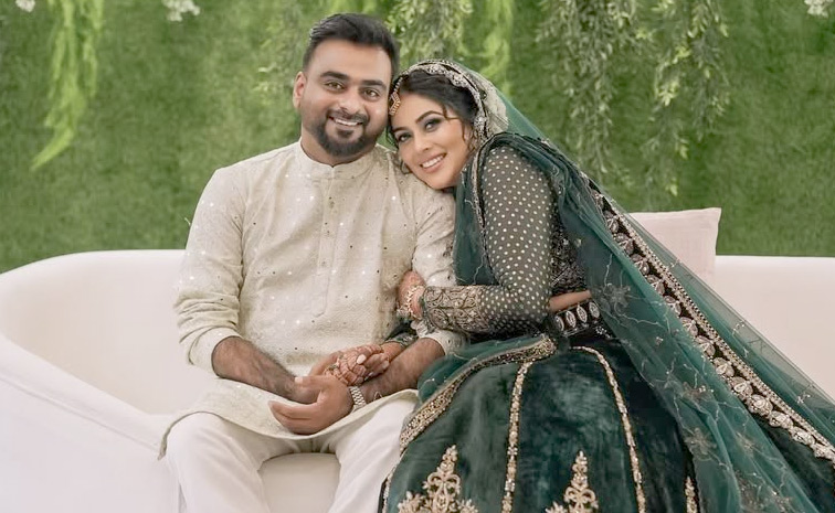 Actress poorna emotional post on wedding Anniversary Day Photos2