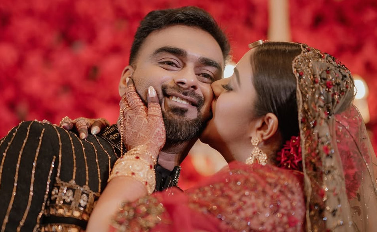 Actress poorna emotional post on wedding Anniversary Day Photos6
