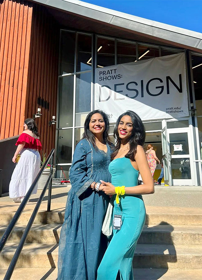 Tollywood Singer Sunitha's Daughter Graduation Day Celebrations Photos6