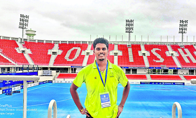 రాజకీయ క్రీడకు కోచ్ బలి 1