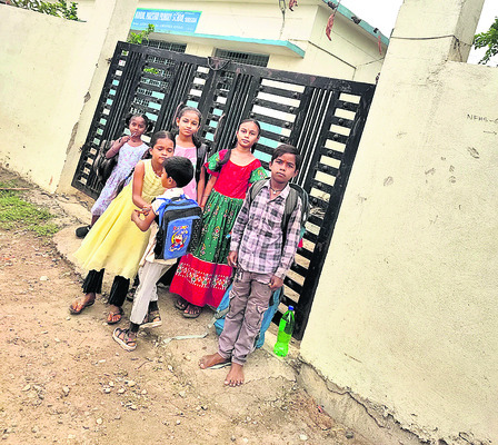 మోగిన బడిగంట5