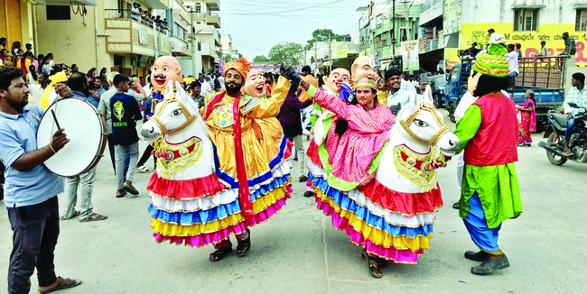 అమోఘం.. ముంగారు కళా వైభవం 3