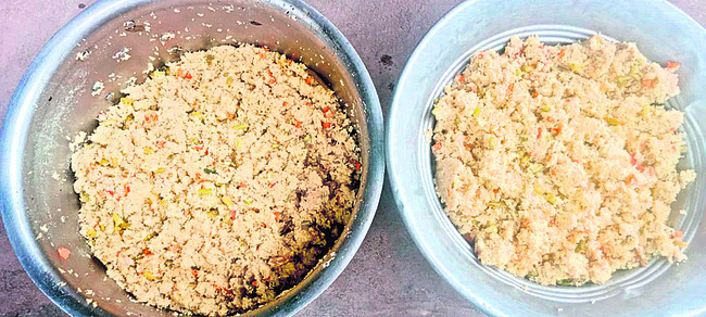 మద్యం వ్యాన్‌ బోల్తా..
1