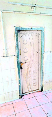 మద్యం వ్యాన్‌ బోల్తా..
10