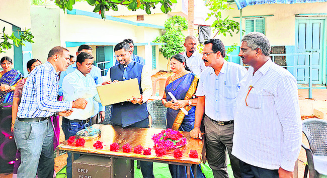 పనులు సత్వరమే పూర్తి చేయండి
1