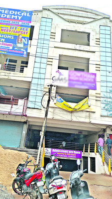 నిబంధనలు పట్టవు.. తీరు మారదు.. 1