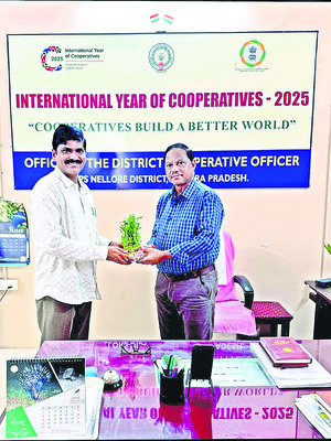 నెల్లూరు రైల్వేస్టేషన్లో వ్యక్తి మృతి1