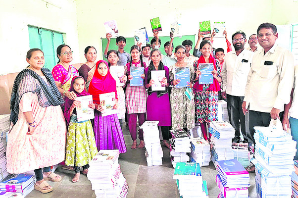మోగిన బడిగంట4