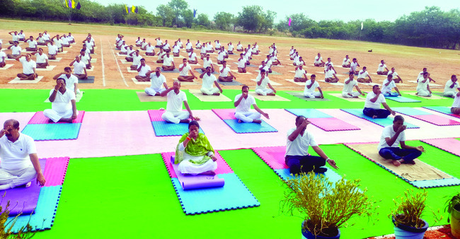 యోగాతో ఒత్తిడి దూరం 1