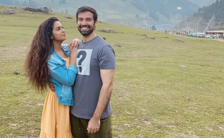 Avika Gor Engaged To Boyfriend Milind Chandwani Photos11