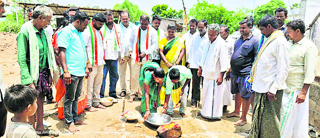 శిథిలావస్థలో ‘డబుల్ ఇళ్లు’1