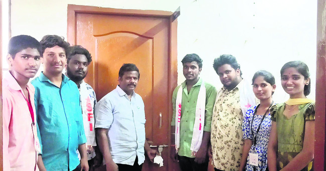 జోరుగా విద్యా వ్యాపారం 1