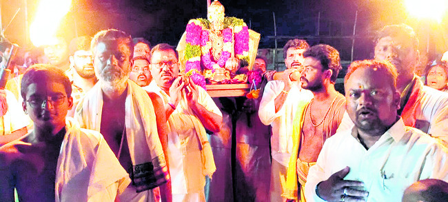 వైభవంగా తిరుచ్చి ఉత్సవం 1