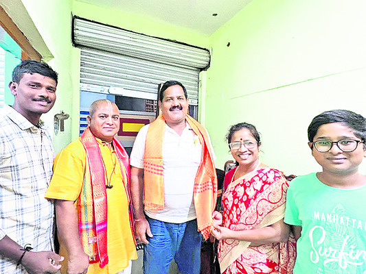 ప్రభుత్వ పాఠశాలల్లో అక్షరాభ్యాసం
1