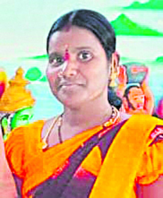 నాడు భర్త.. నేడు భార్య 1