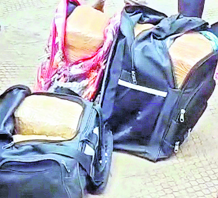 వేర్వేరు చోట్ల గంజాయి స్వాధీనం1
