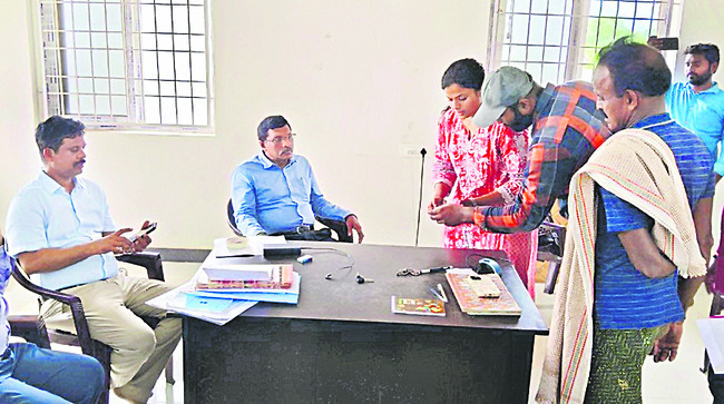 రైతులకు సులభంగా విత్తనాలు అందించటమే లక్ష్యం 1