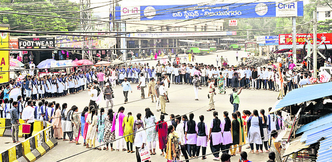 కొందరికే కాదు... అందరికీ ఇవ్వాలి 1