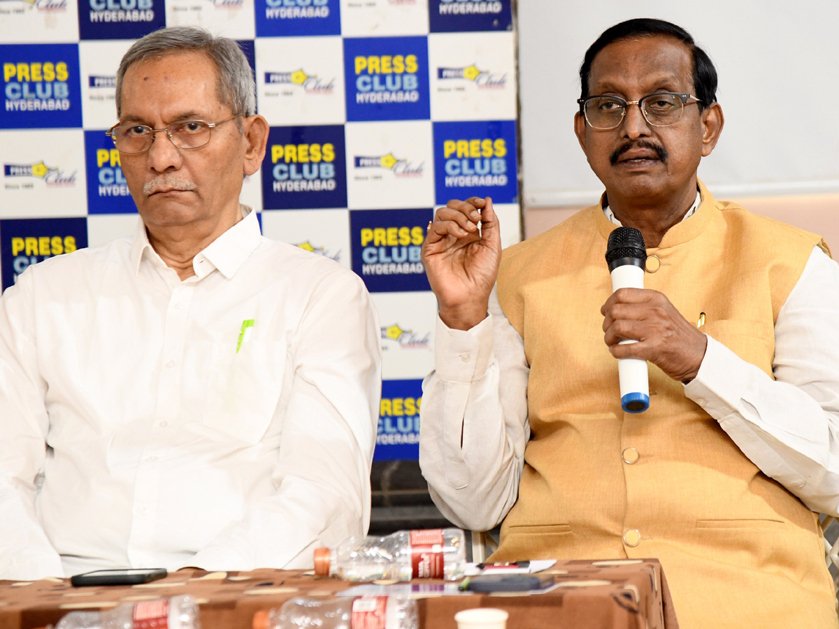 Roundtable meeting on Democracy And press freedom At Somajiguda Press Club Photos16