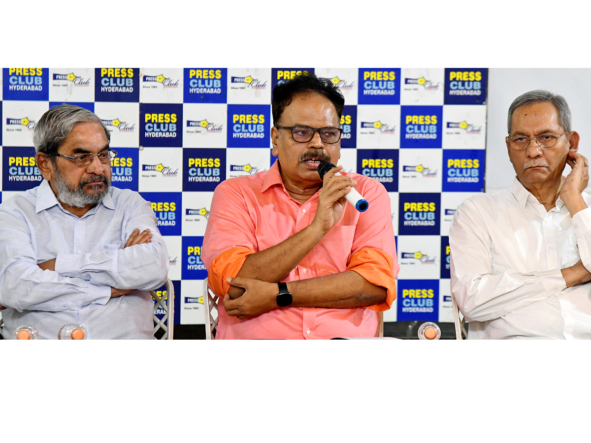 Roundtable meeting on Democracy And press freedom At Somajiguda Press Club Photos18