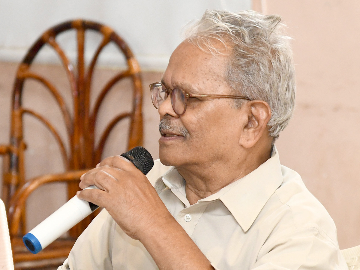 Roundtable meeting on Democracy And press freedom At Somajiguda Press Club Photos21