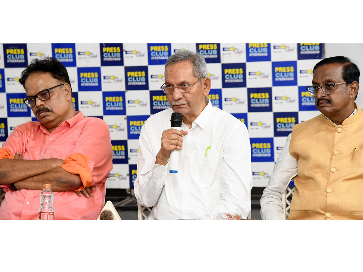 Roundtable meeting on Democracy And press freedom At Somajiguda Press Club Photos23