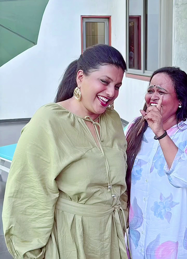 Tollywood Actress Roja And Meena 90s Queens Party Viral Photos10