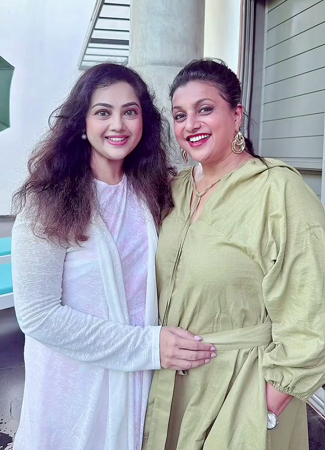Tollywood Actress Roja And Meena 90s Queens Party Viral Photos12
