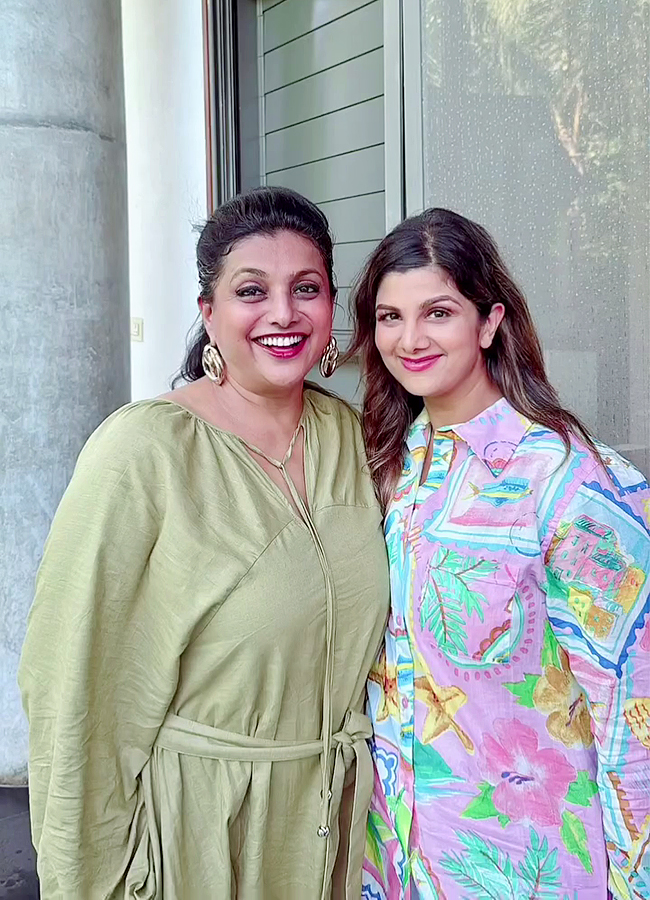 Tollywood Actress Roja And Meena 90s Queens Party Viral Photos13