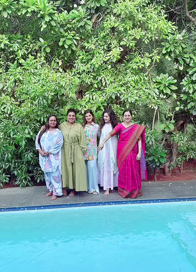 Tollywood Actress Roja And Meena 90s Queens Party Viral Photos16