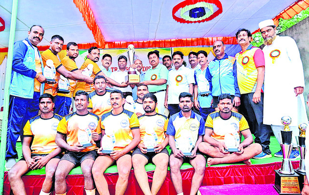 ట్రాన్స్‌కో, డిస్కమ్‌ ఇంటర్‌ సర్కిల్‌ కబడ్డీ విజేత నల్ల1