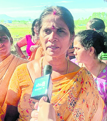 నాగాలమ్మ ఆలయం నేలమట్టం
7