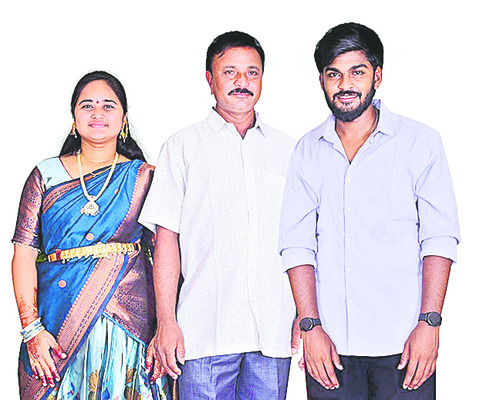 మొదటి గురువులా..
1
