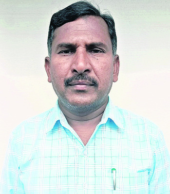 బీమా చెక్కు అందజేత
3