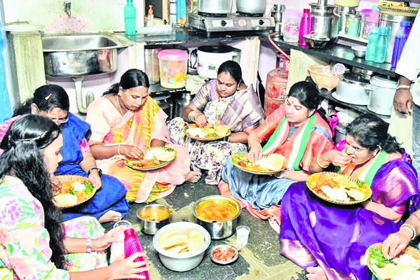 కాంగ్రెస్ బలోపేతానికి కృషిచేయాలి1