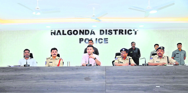 హోటళ్ల యజమానులు నిబంధనలు పాటించాలి
1