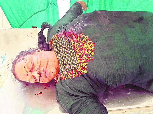 కారు ఢీ – మహిళ మృతి
1