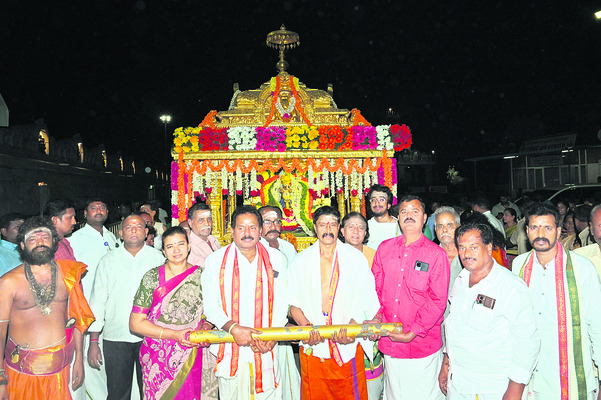 భక్తిశ్రద్ధలతో సంకటహర చతుర్థి 1