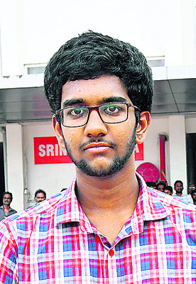 నీట్గా మెరిశారు4