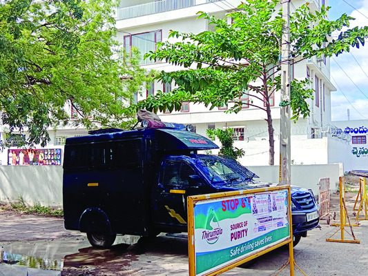 అర్ధరాత్రి ‘తమ్ముళ్ల’ అలజడి 1