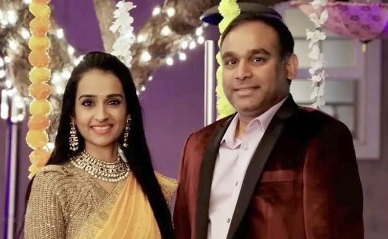 Actress Laya Gorty Wedding Anniversary Photos6