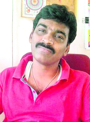 గుంతలు పూడ్చాలి
1