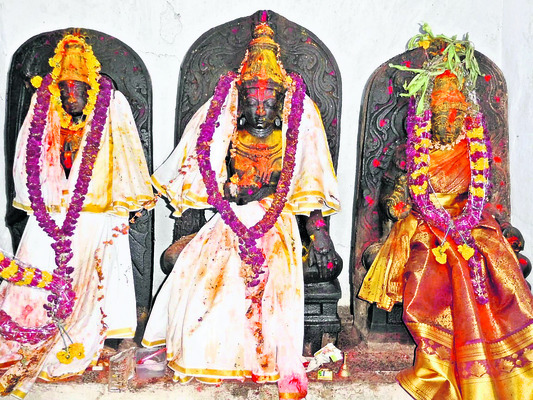 అరుదైన యోగ రామాలయం1