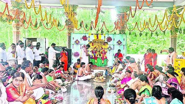 ఘనంగా వేంకటేశ్వరస్వామి కల్యాణం
1